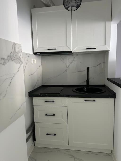 1 Room Apartment- Self Check In 24H Resita Bagian luar foto